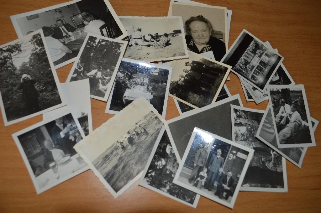 kistje vol met heel veel oude diverse papierwaren o.a foto's, Ophalen of Verzenden, Zo goed als nieuw