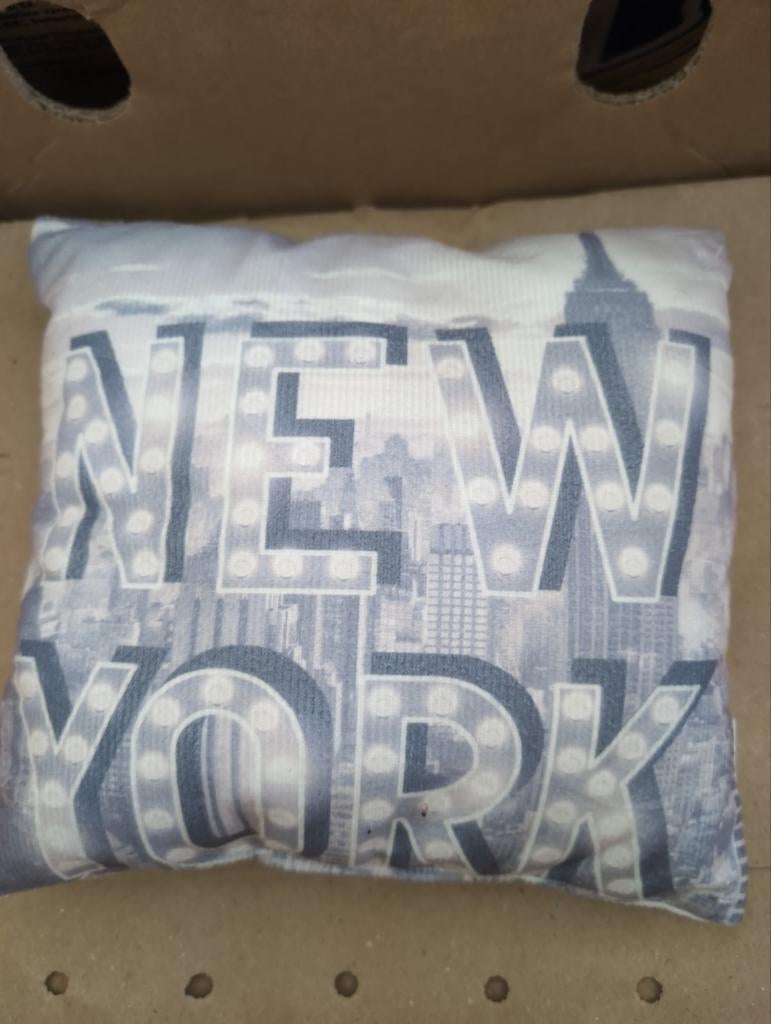 Kussen met New York opdruk, Ophalen, Nieuw, Grijs, Vierkant