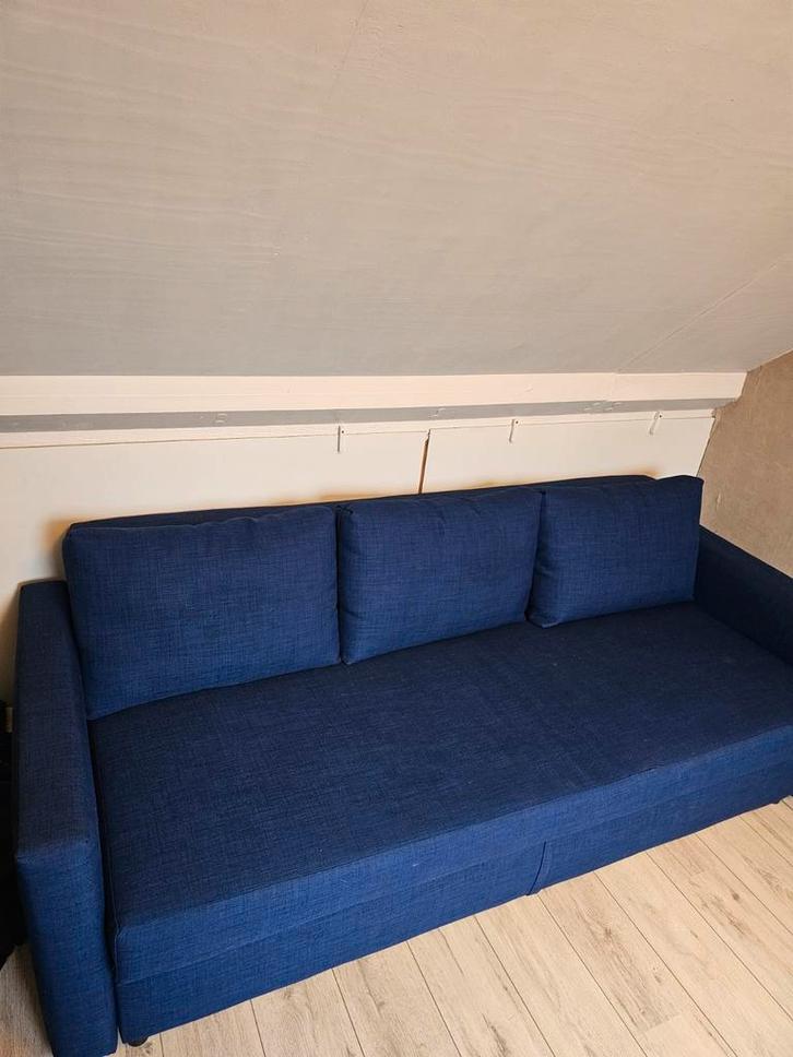 Slaapbank Friheten Ikea, Huis en Inrichting, Slaapkamer | Slaapbanken, Zo goed als nieuw, 140 cm, 220 cm, Tweepersoons, Blauw