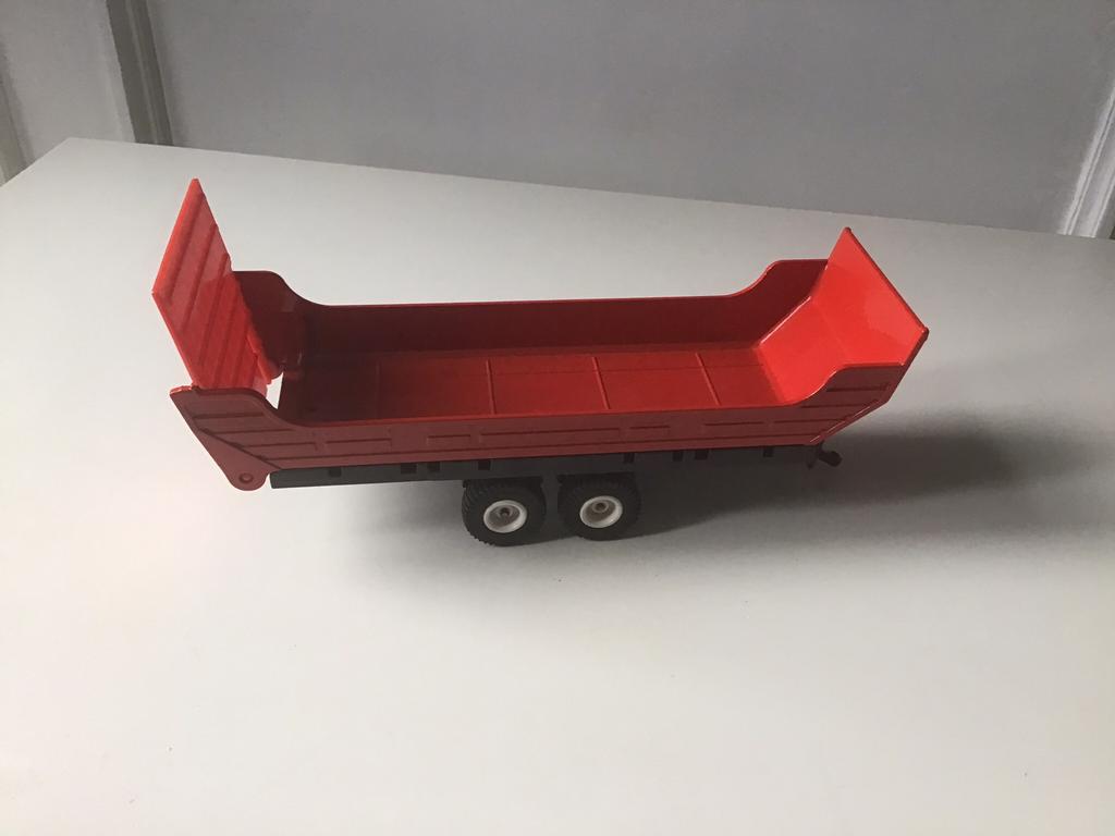 SIKU, rode aanhanger, 2612, Hobby en Vrije tijd, Modelauto's | 1:32, Ophalen, Zo goed als nieuw, Tractor of Landbouw, SIKU