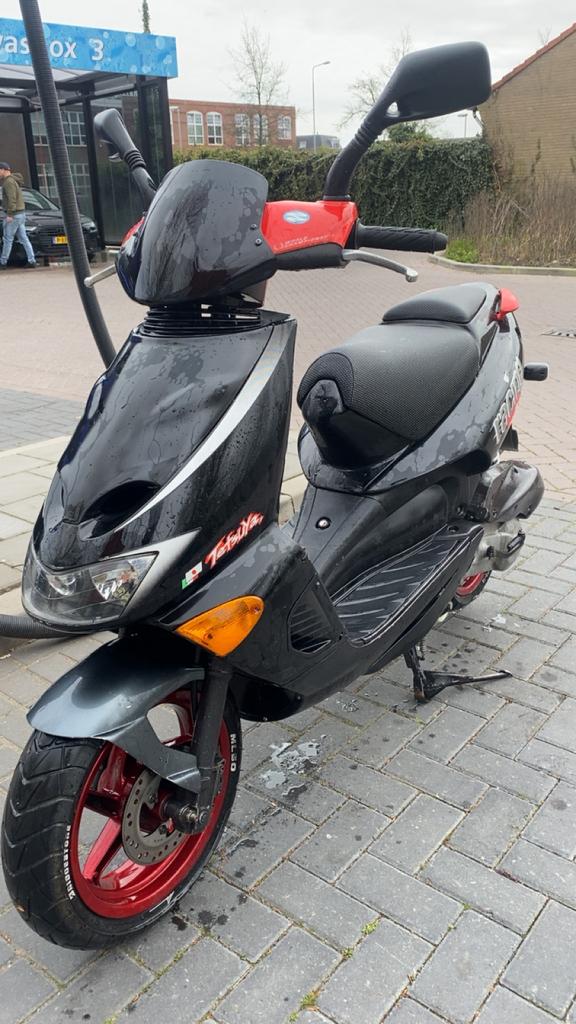 aprilia sr50 125cc 2t, Ophalen, Tweetakt, SR 50, Zo goed als nieuw