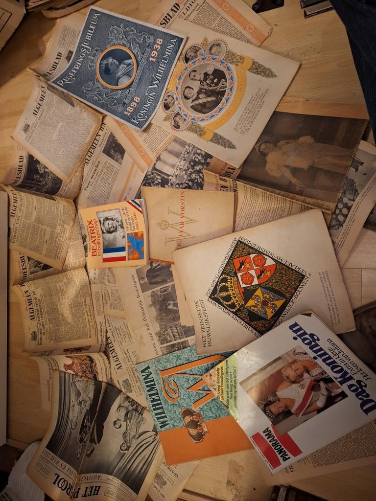 Verzameling Koningshuis: Kranten, Boeken & Magazines, Verzamelen, Koninklijk Huis en Royalty, Ophalen of Verzenden, Gebruikt, Nederland