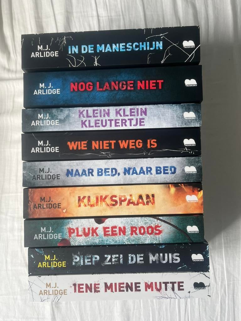 Boekenserie MJ Arlidge, Verzenden, Zo goed als nieuw