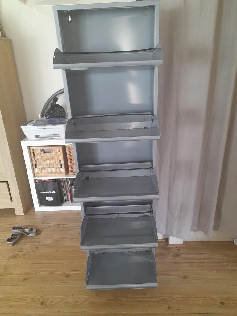 Metalen Schoenenkast, Ophalen of Verzenden, Metaal, Cd's