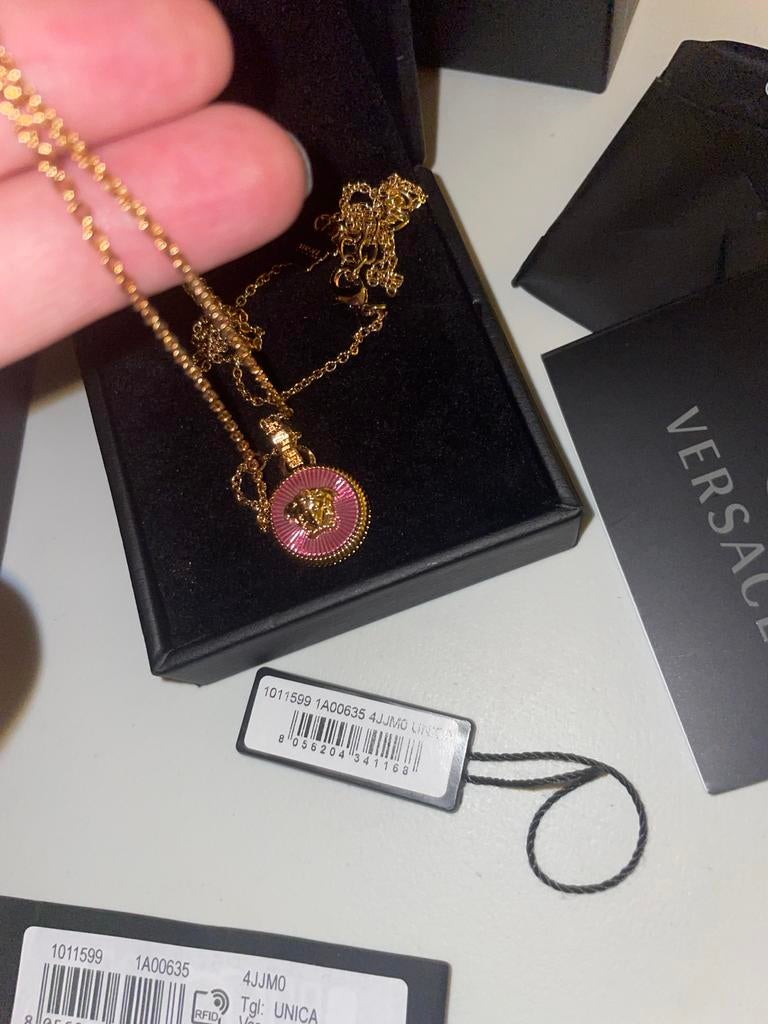 Gouden Versace ketting met roze hanger, Ophalen of Verzenden, Zo goed als nieuw, Goud, Overige materialen