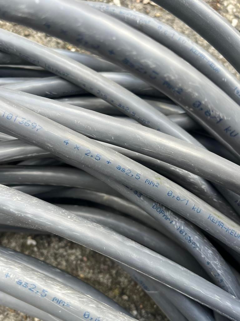 100 meter grondkabel, Doe-het-zelf en Verbouw, Elektra en Kabels, Ophalen, Zo goed als nieuw, Kabel of Snoer
