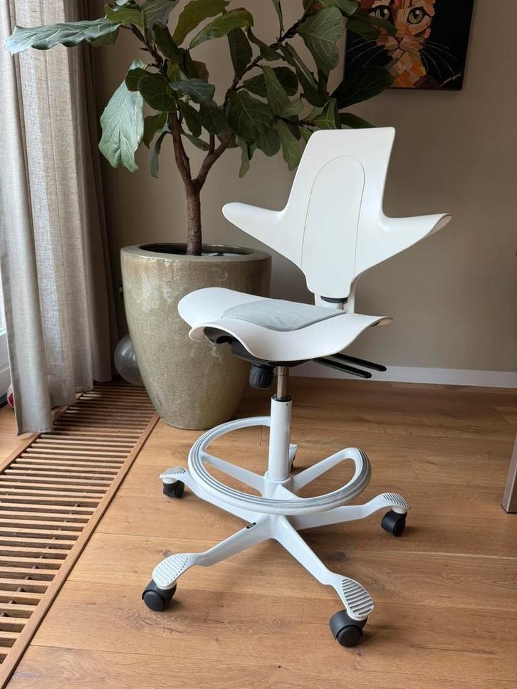 2x Hag Capisco in nieuwstaat, goedkoopste van marktplaats, Huis en Inrichting, Bureaustoelen, Zo goed als nieuw, Bureaukruk, Wit