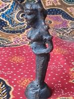 Mooi antiek brons beeldje uit India van een Devi 6,9 cm., Ophalen of Verzenden