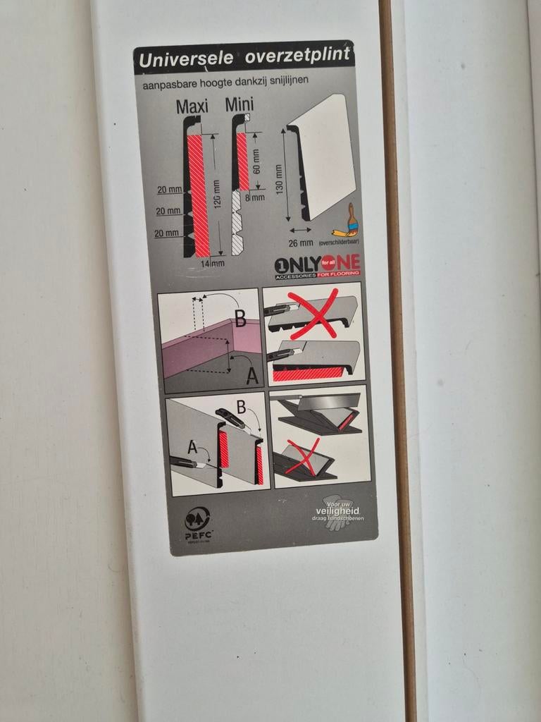 11 ongebruikte aanpasbare overzetplinten, Doe-het-zelf en Verbouw, Plinten en Afwerking, Ophalen, Nieuw, Mdf, 200 tot 250 cm
