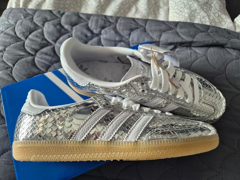 Nieuwe adidas Samba zilver/wit 36 2/3, Ophalen of Verzenden, Nieuw, Wit, Sneakers of Gympen