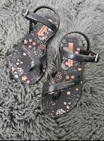 Ipanema slippers 23/24 - Zwart met bloemenprint, Meisje, Ipanema, Ophalen of Verzenden, Zo goed als nieuw
