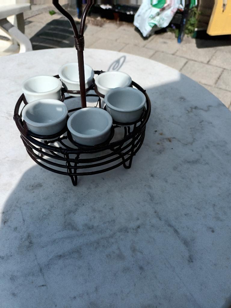 Eier houder. Met 6 dopjes., Ophalen, Overige materialen, Gebruikt, Overige typen