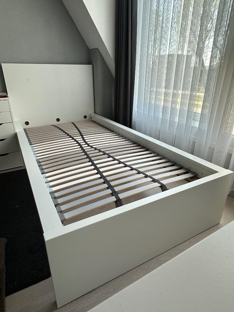 Eenpersoons bed Malm Ikea wit, Ophalen, Gebruikt, 100 cm of meer, Lattenbodem