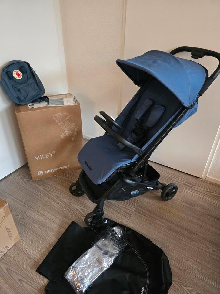 Easywalker Miley 2 buggy - Compact en compleet, Kinderen en Baby's, Buggy's, Zo goed als nieuw, Overige merken, Regenhoes, Verstelbare rugleuning