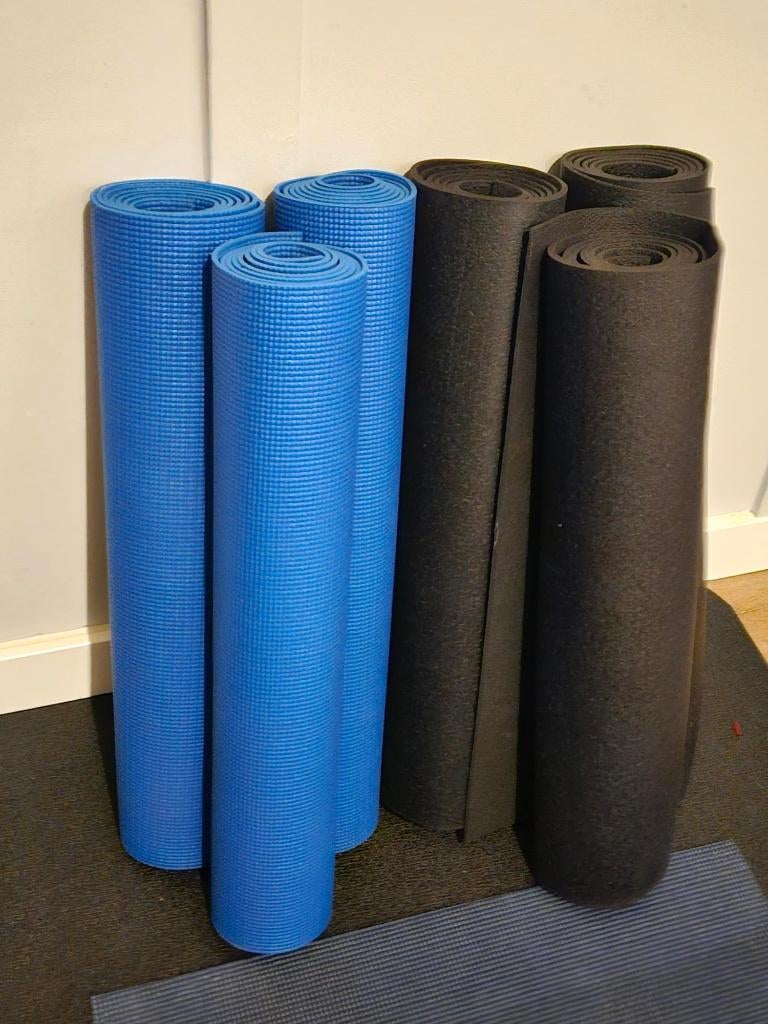 yogamatten 9 stuks, Sport en Fitness, Yoga en Pilates, Ophalen, Zo goed als nieuw, Yogamat