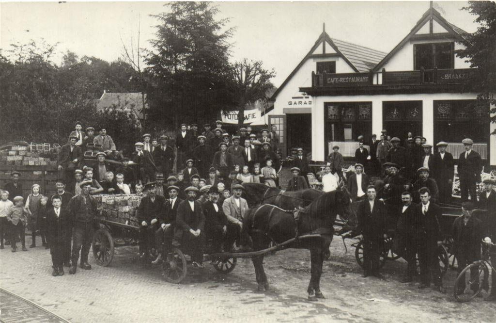 Cafe Braakzicht, Eelde - volk paard wagen - ongelopen, Verzamelen, Ansichtkaarten | Nederland, Ophalen of Verzenden, Voor 1920