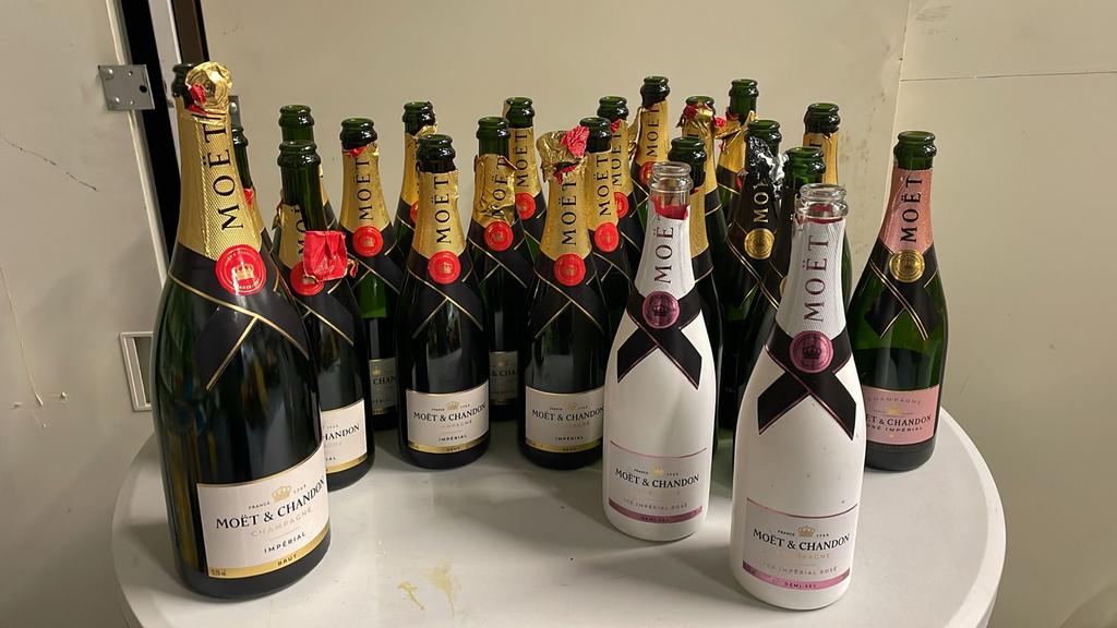 Diverse lege Moët flessen (Imperial, Ice Rosé, Nectar), Ophalen of Verzenden, Gebruikt