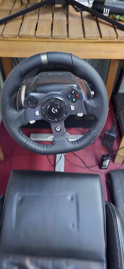 Logitech G920 Driving Force Racing Wheel + Playseat, Ophalen, Zo goed als nieuw, Stuurtje of Sportattribuut, Xbox Series S