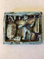 Oude Keramiek 3-D Wandtegel. Gesigneerd M Maris / J Maris?, Ophalen of Verzenden