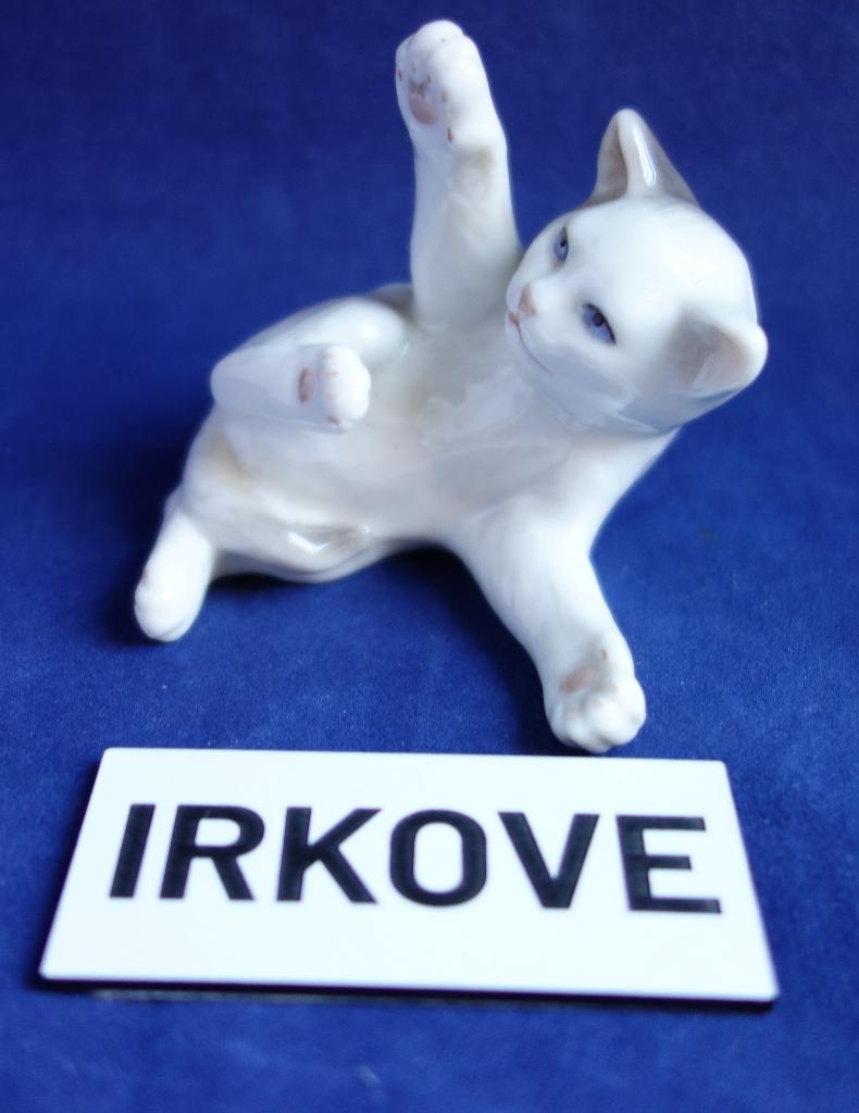 KLEIN POESJE VAN ROYAL KOPENHAGEN * 682 *, Verzenden, Zo goed als nieuw, Porselein, Beeldje(s)