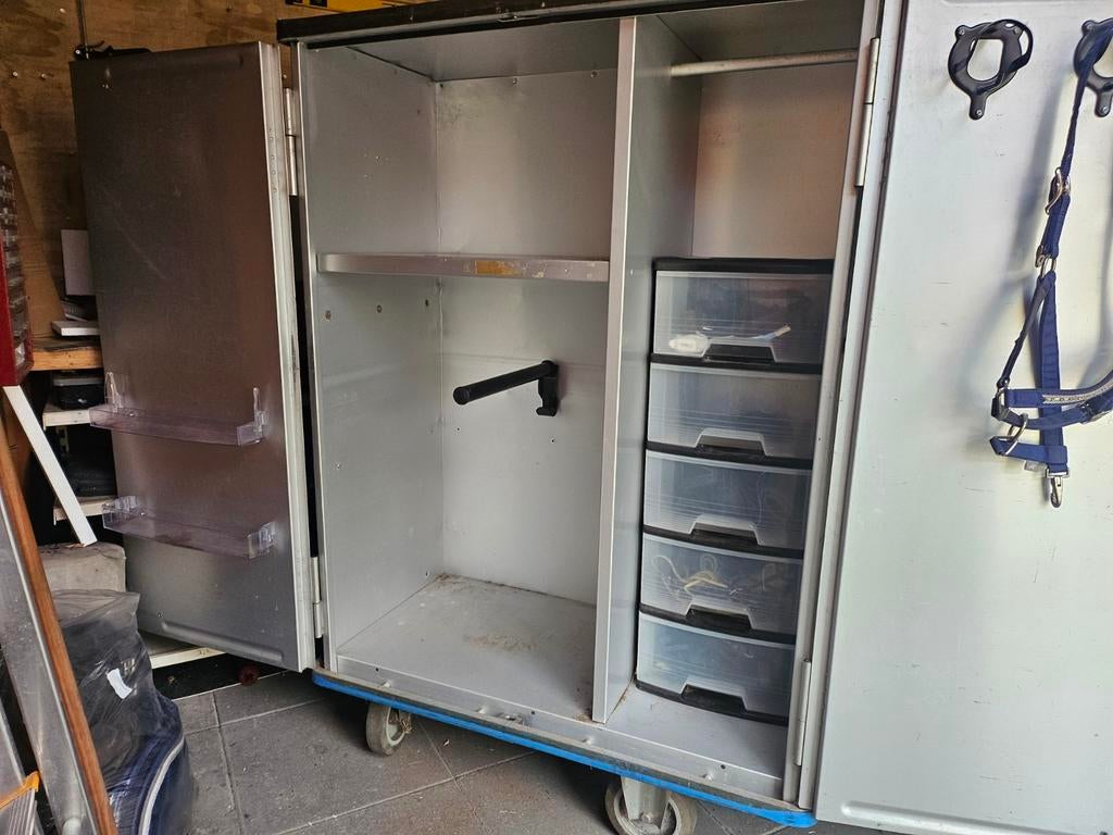 Zadel kast op wielen ., Ophalen of Verzenden, Overige soorten