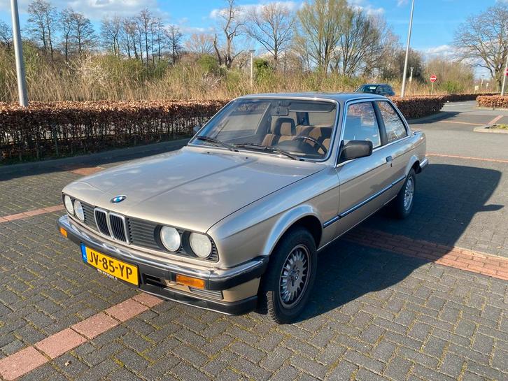 BMW 320 (e90) automaat 6 cilinder 1983, Auto's, BMW, Particulier, 3-Serie, Benzine, Sedan, Automaat, Origineel Nederlands, Overige kleuren