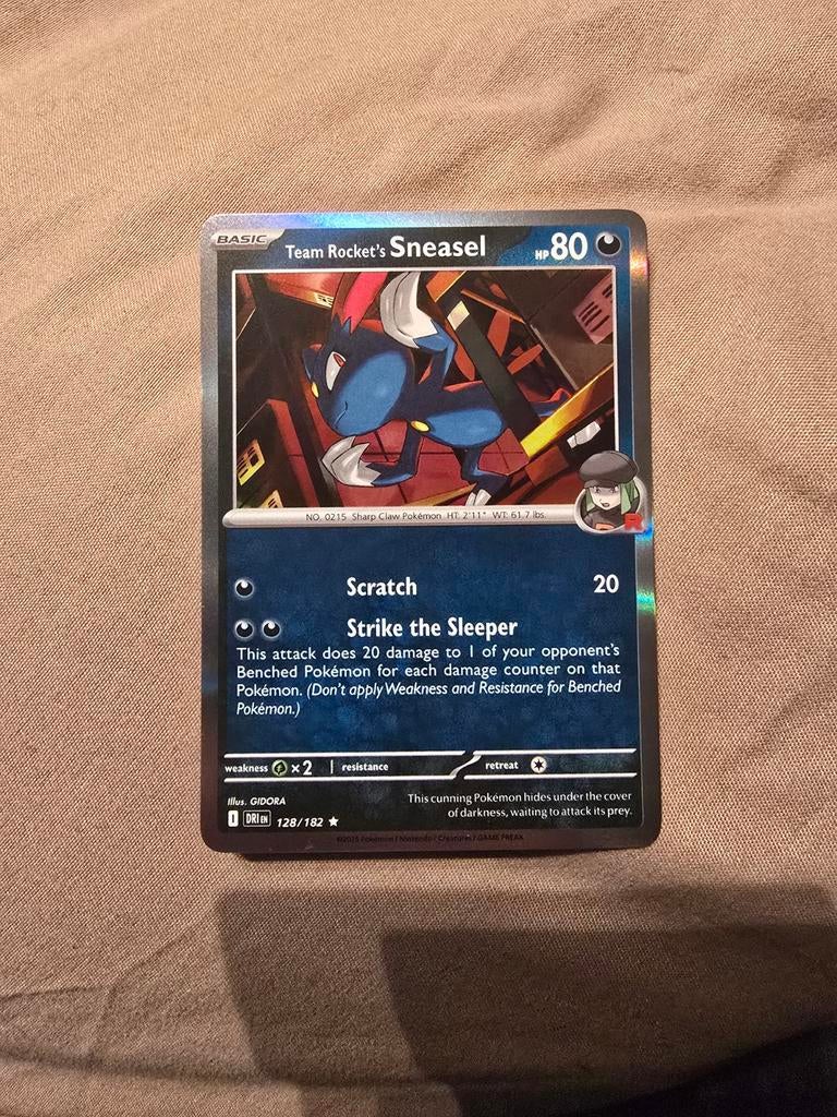 (DRI) Team Rocket's Sneasel Holo 128/182, Ophalen of Verzenden, Zo goed als nieuw, Losse kaart, Foil