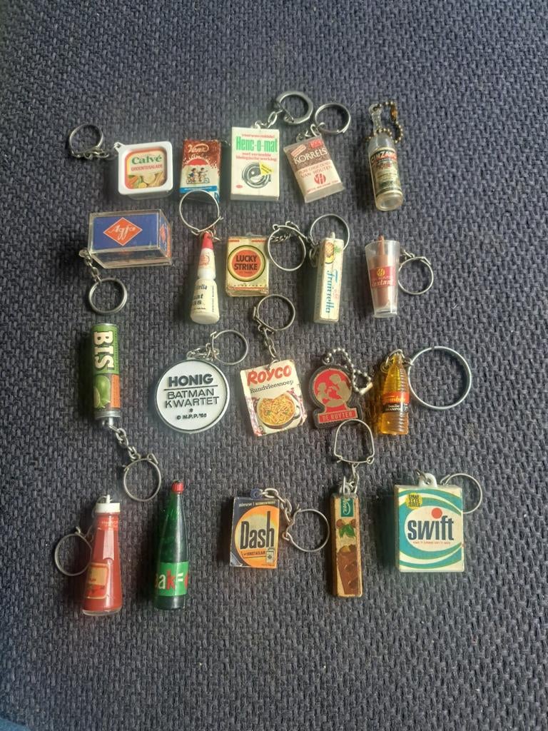 20 x vintage sleutelhanger 6, Verzamelen, Sleutelhangers, Verschillende, Gebruikt, Ophalen of Verzenden, N.b