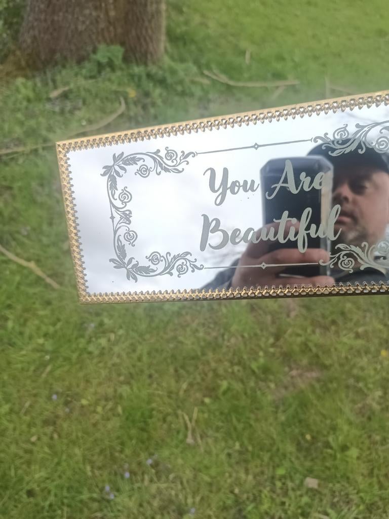 Spiegel gravure decoratie – uniek & gepersonaliseerd mogelij, Huis en Inrichting, Woonaccessoires | Spiegels, Minder dan 50 cm