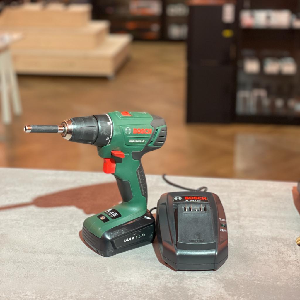 Bosch PSR 1440 Li-2 14.4V 1.5 Ah inclusief accu en lader, Doe-het-zelf en Verbouw, Gereedschap | Boormachines, Bosch, Zo goed als nieuw