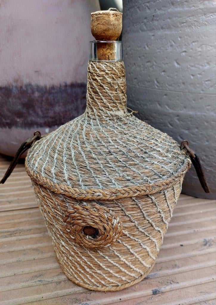 Decoratieve Spaanse mandfles – naturel – landelijke stijl, Ophalen of Verzenden, Gebruikt, Overige vormen, Glas