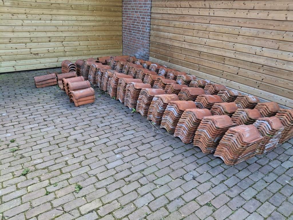 Gebruikte OVH dakpannen rood, gevelpannen en nokvorsten, Doe-het-zelf en Verbouw, Dakpannen en Dakbedekking, Ophalen, Gebruikt