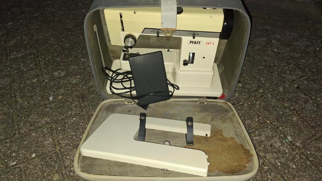 Pfaff 297-1 naaimachine, Hobby en Vrije tijd, Naaimachines en Toebehoren, Ophalen of Verzenden