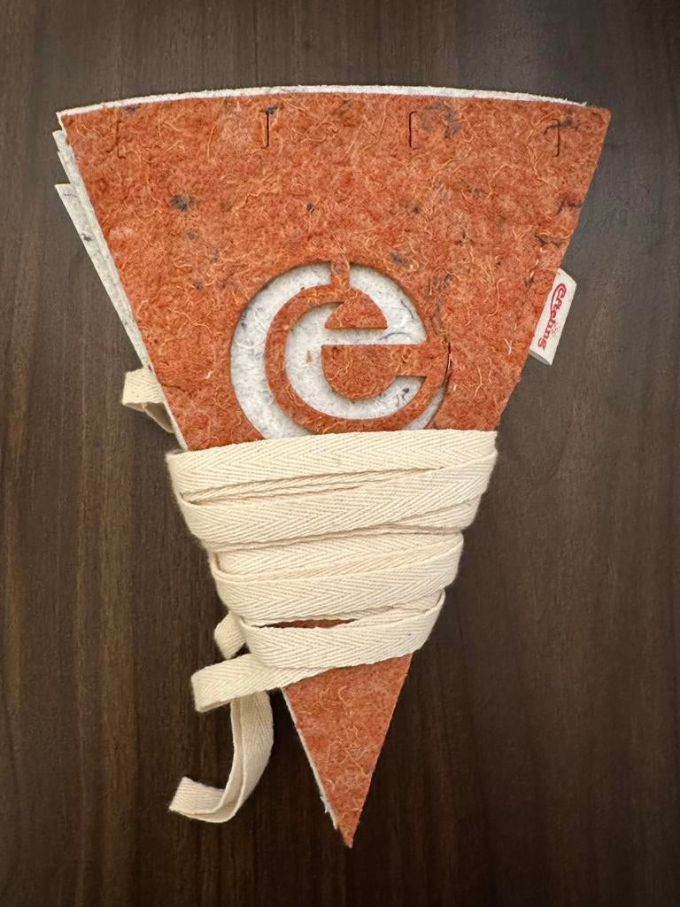 Efteling vlaggetjes van personeelskleding, Verzamelen, Efteling, Verzenden, Gebruikt, Overige typen