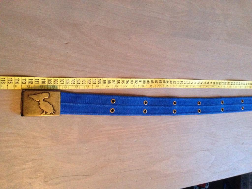 Kobalt blauwe riem ca 107 cm met logo van pelikaan, Ophalen of Verzenden, Zo goed als nieuw, Overige kleuren, Riem of Ceintuur