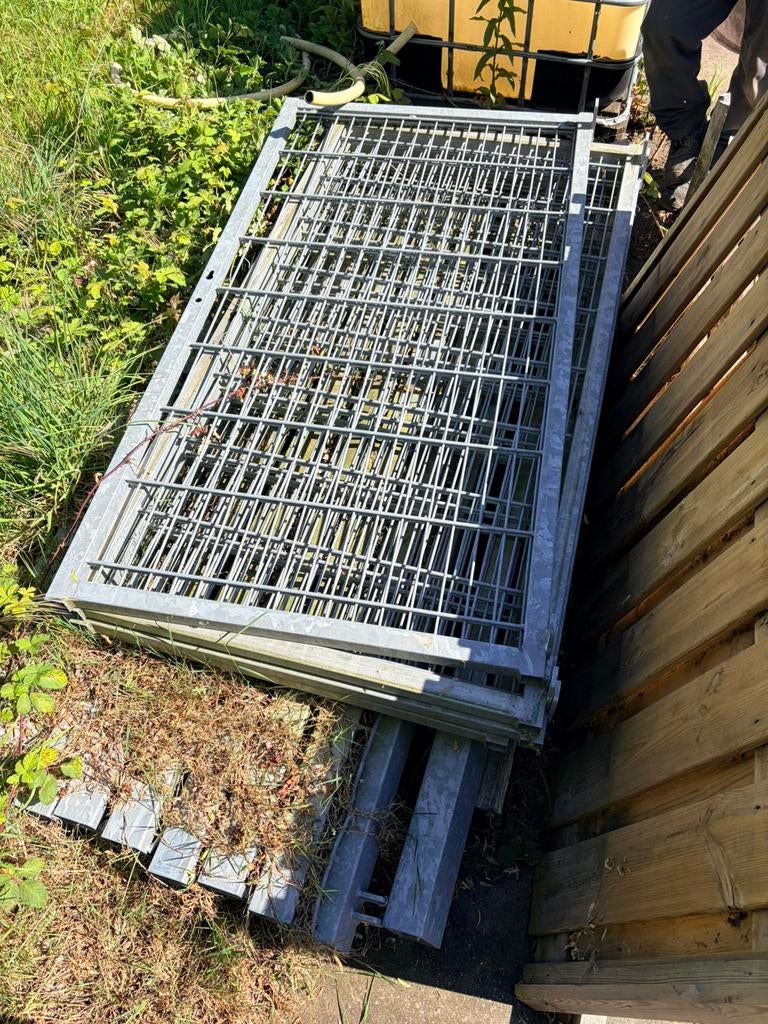 Stalen poorten, Tuin en Terras, Ophalen of Verzenden, Zo goed als nieuw, IJzer, Sierhekwerk