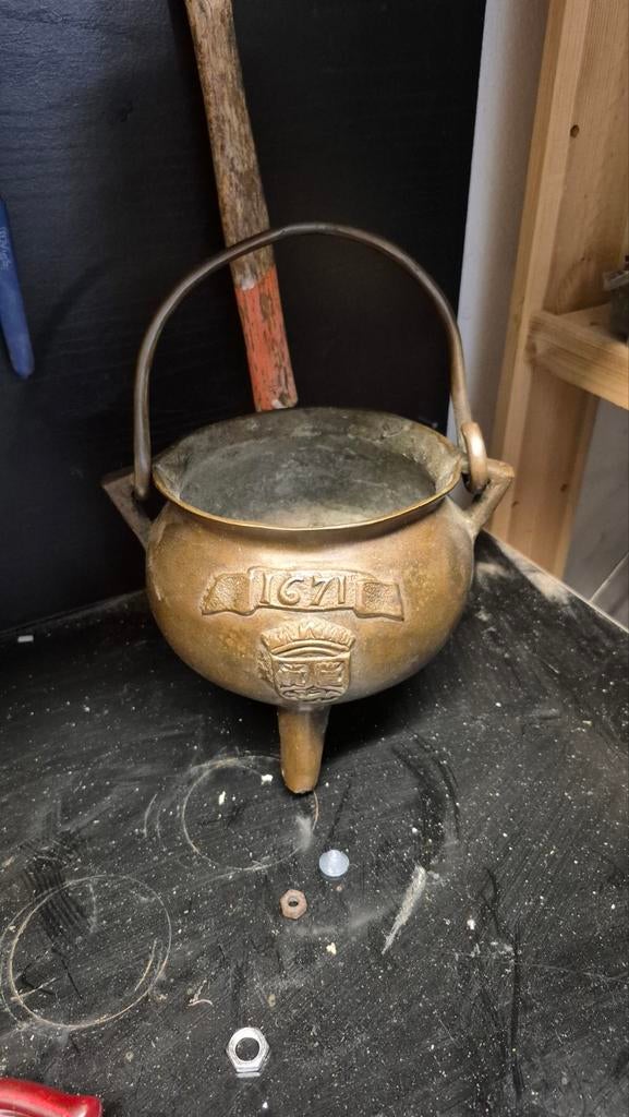 Antieke bronzen kookpot - 1671, Ophalen of Verzenden, Brons
