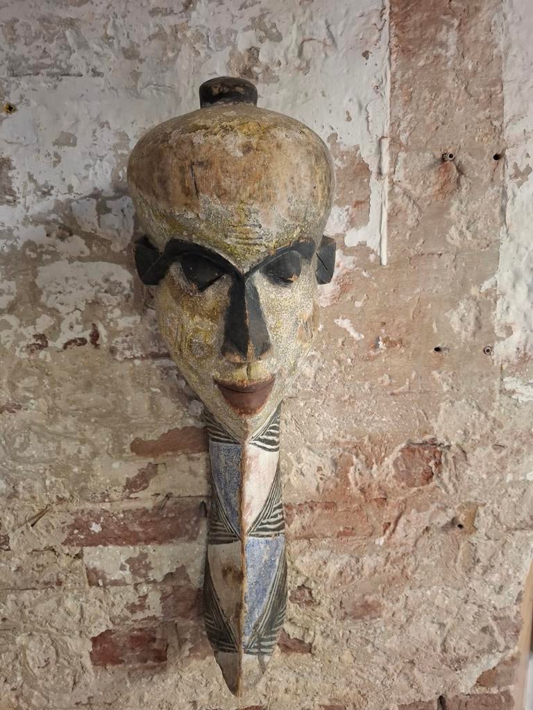 Mooi indringend Pende masker Oost Kongo., Antiek en Kunst, Ophalen of Verzenden