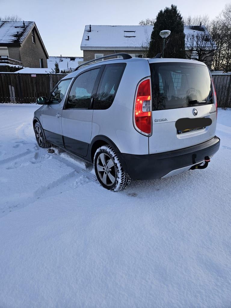 Skoda Roomster 1.2 TSI 86pk 2014 Grijs   101.028 km !!!, Auto's, Voorwielaandrijving, Euro 5, Stof, Zwart