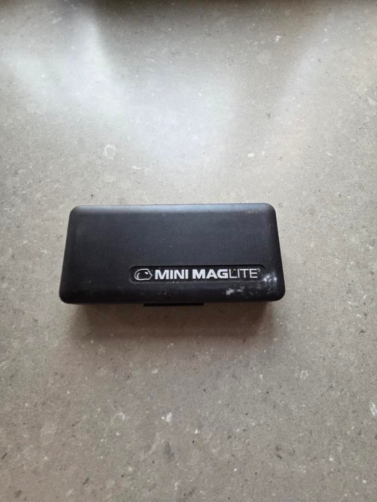Mini Maglite zaklamp met batterijen en doos, Caravans en Kamperen, Zaklampen, Ophalen of Verzenden, Gebruikt, Batterij