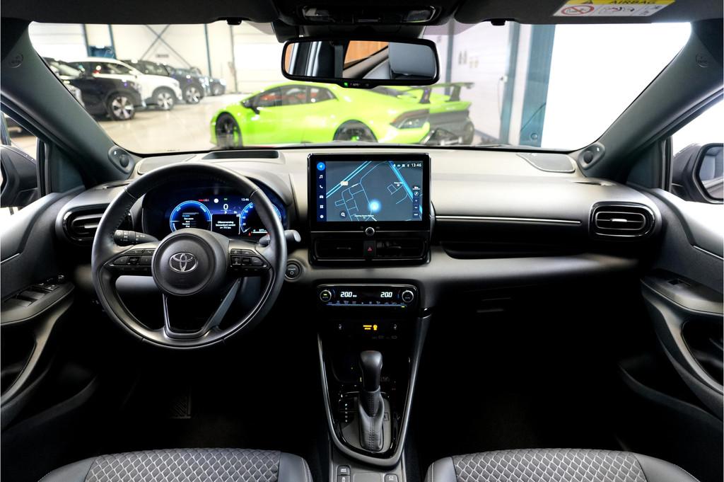 Toyota Yaris 1.5 Hybrid 96kW/130pk Executive Aut. PANORAMADA, 450 kg, Gebruikt, USB, 1490 cc
