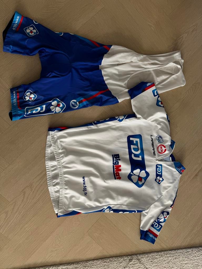 MOA FDJ Wieleroutfit - Shirt en Broek Maat 6, Gebruikt, Heren, Ophalen of Verzenden, L
