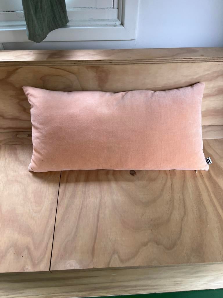 Sierkussen 57 cm / 27 cm, Ophalen, Zo goed als nieuw, Roze, Vierkant