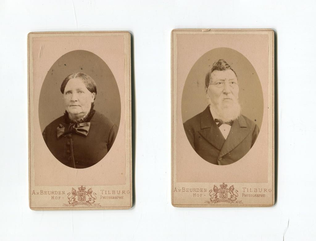 Carte de Visite. A. van Beurden Tilburg. Echtpaar., Foto, Ophalen of Verzenden, Zo goed als nieuw, Voor 1940