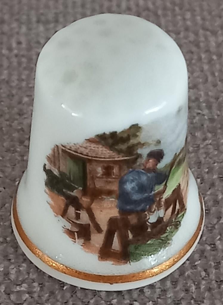 Vingerhoedje klompenmaker, Ophalen of Verzenden, Zo goed als nieuw, Porselein, Nederland