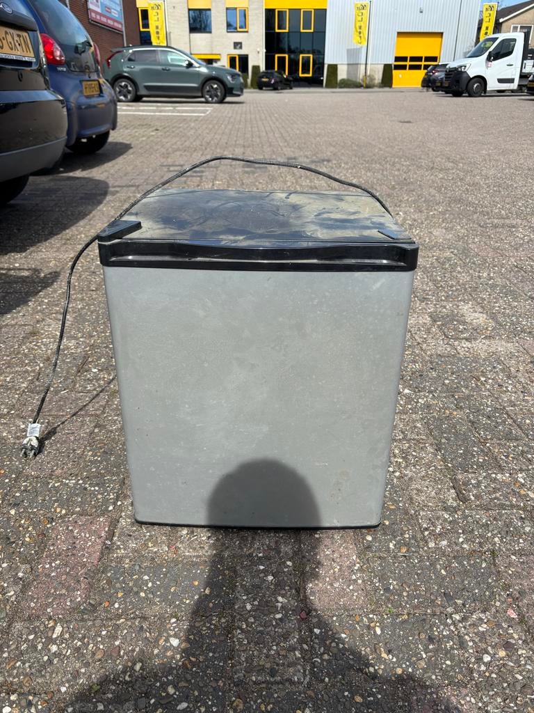 Kleine koelkast, Ophalen, Minder dan 75 liter, Zonder vriesvak, Gebruikt