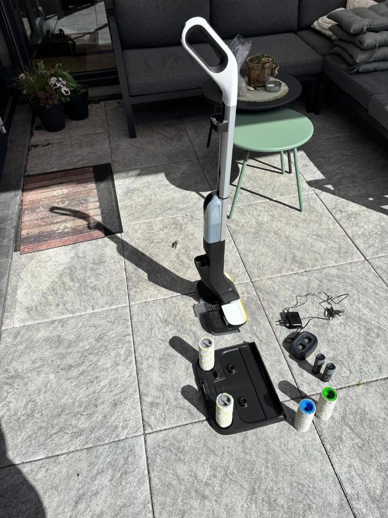 Kärcher elektrisch dweilen zonder stofzuigen FC 4, Huis en Inrichting, Schoonmaakartikelen, Ophalen, Mop of Dweil