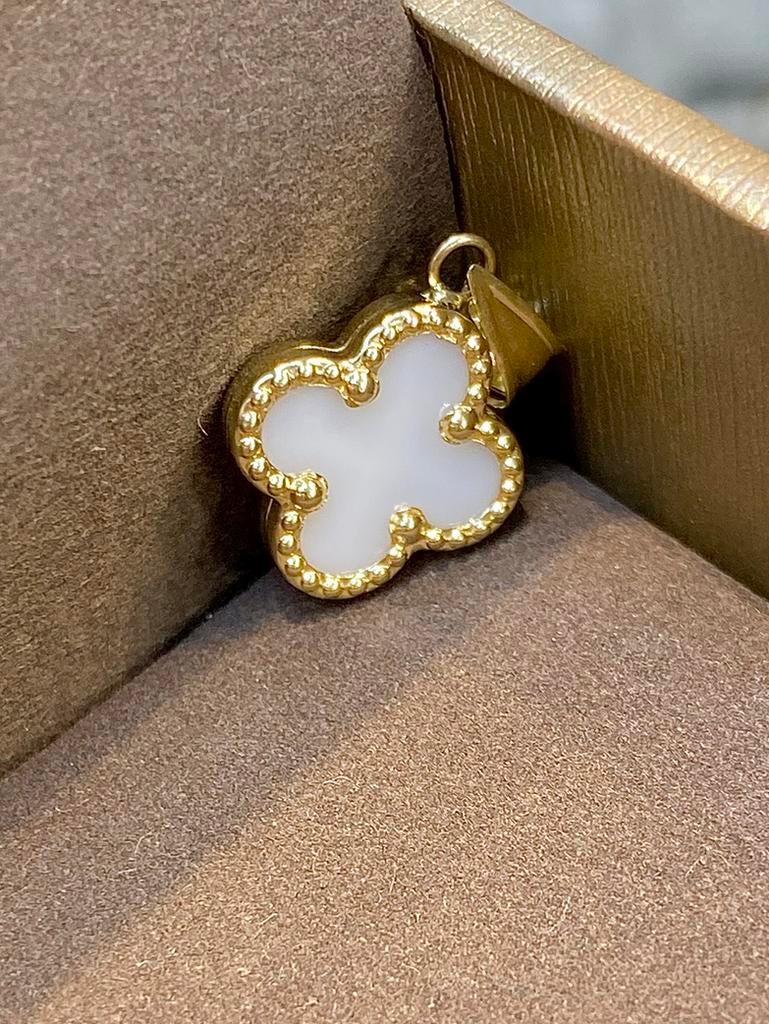 14k Gouden Klaverhanger, Nieuw, Ophalen of Verzenden, Met edelsteen, Goud