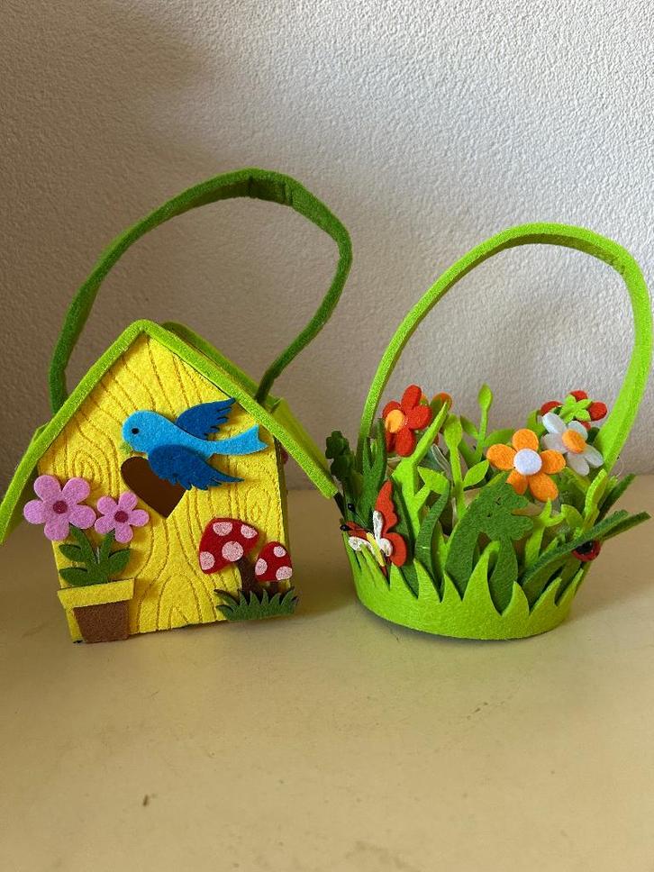 2 vilten paasmandjes, Diversen, Pasen, Zo goed als nieuw, Ophalen of Verzenden