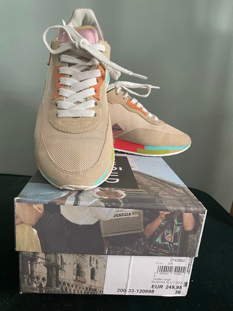 Ghoud beige sneakers, maat 38, Kleding | Dames, Schoenen, Ophalen, Gedragen, Beige, Sneakers of Gympen